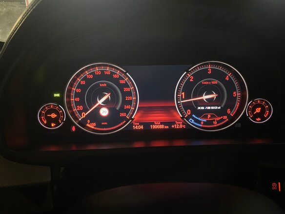 2017 BMW X6 40d II (F16), белый, 3800000 рублей - вид 9