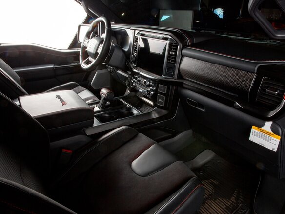 2025 Ford F-150 Raptor SuperCrew Raptor XIV Рестайлинг, чёрный, 18998000 рублей - вид 12
