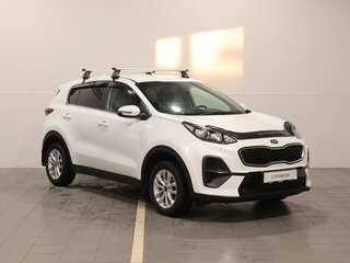 2020 Kia Sportage IV Рестайлинг, белый, 1949000 рублей, вид 4