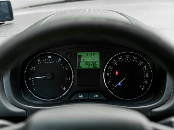 2014 Skoda Fabia II Рестайлинг, серый, 590000 рублей - вид 4