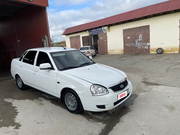 2013 Lada (ВАЗ) Priora I Рестайлинг, белый, 380000 рублей - вид 1