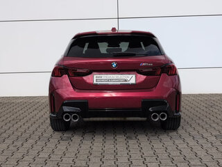2025 BMW 1 серии M135i xDrive IV (F70), красный, 6651014 рублей, вид 4