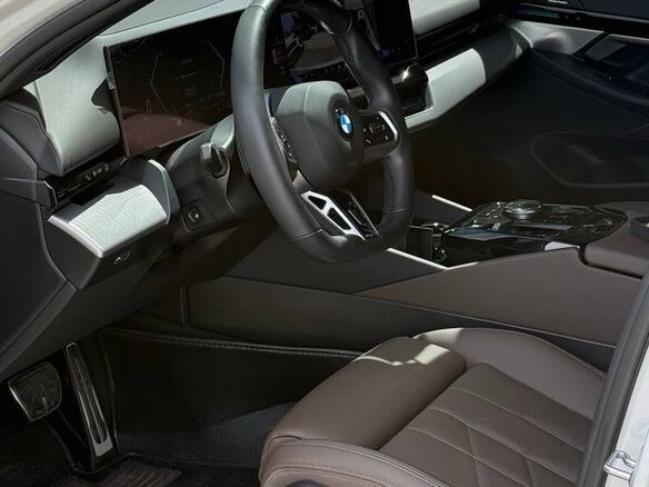 2024 BMW 5 серии 523d VIII (G60/G61/G68), белый, 6985000 рублей - вид 7