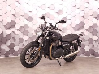 2019 Triumph Street Twin, чёрный, 777000 рублей, вид 2