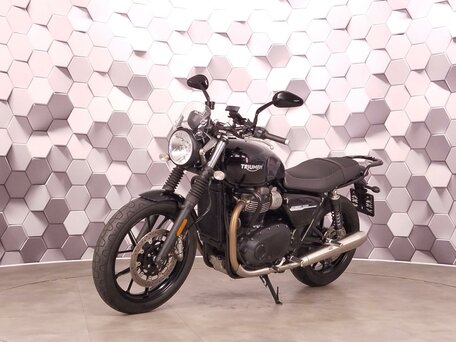 2019 Triumph Street Twin, чёрный, 777000 рублей, вид 2