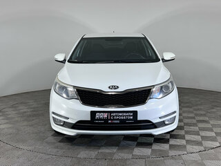 2015 Kia Rio III Рестайлинг, белый, 918000 рублей, вид 2