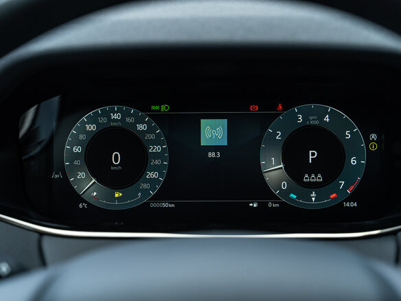 2025 Land Rover Range Rover Evoque L II Рестайлинг, белый, 6490000 рублей - вид 18