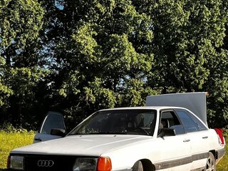 1986 Audi 100 III (C3), белый, 100000 рублей, вид 1