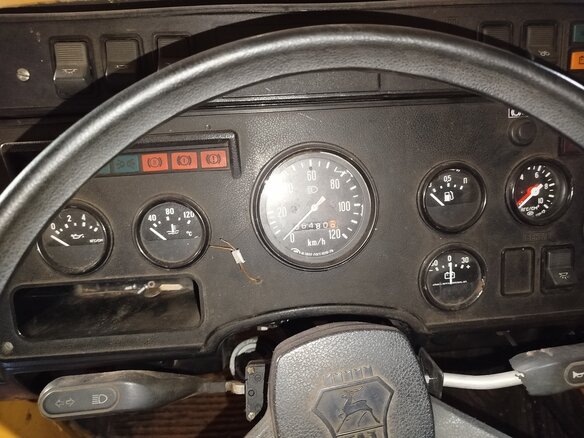 2005 КАвЗ 3976, жёлтый, 70000 рублей - вид 3