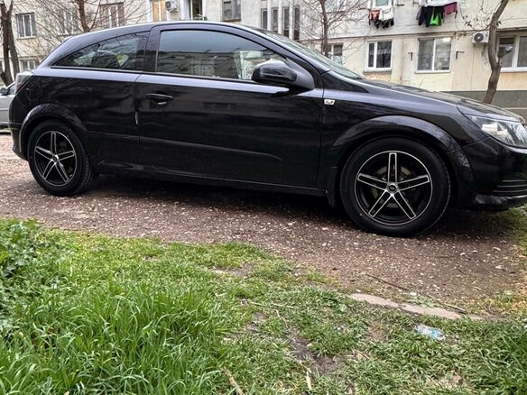 2008 Opel Astra GTC H Рестайлинг, чёрный, 600000 рублей