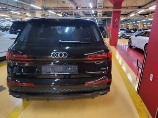 2026 Audi Q7 45 TDI II (4M) Рестайлинг 2, чёрный, 14175000 рублей, вид 4