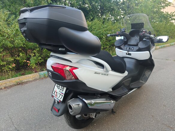 2018 Suzuki Burgman (SkyWave) 650, белый, 980000 рублей - вид 4