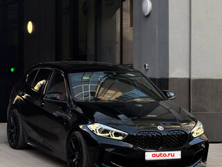 2022 BMW 1 серии M135i xDrive III (F40), чёрный, 3890000 рублей, вид 4