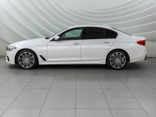 2017 BMW 5 серии 520i VII (G30/G31/G38), белый, 3428000 рублей, вид 4