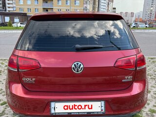 2013 Volkswagen Golf VII, красный, 820000 рублей, вид 3