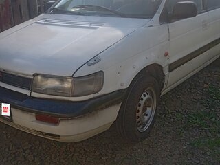 1993 Mitsubishi Space Wagon II, белый, 100000 рублей, вид 2