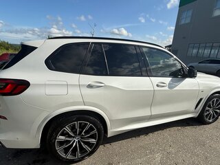 2020 BMW X5 40i IV (G05/G18), белый, 7100000 рублей, вид 2
