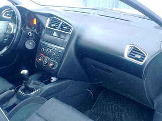 2011 Citroen C4 I Рестайлинг, белый, 369000 рублей, вид 5