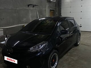 2015 Toyota Vitz III (XP130) Рестайлинг, чёрный, 900000 рублей, вид 1