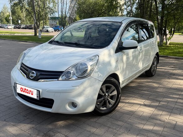 2013 Nissan Note I Рестайлинг, белый, 970000 рублей