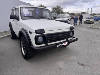 2010 Lada (ВАЗ) 2121 (4x4) I Рестайлинг, белый, 420000 рублей, вид 2