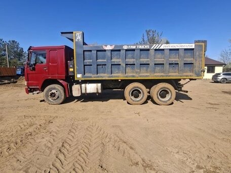 2007 Sinotruk Howo A5, красный, 1600000 рублей, вид 3