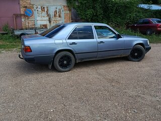 1988 Mercedes-Benz W124 230, синий, 250000 рублей, вид 4