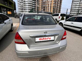 2011 Nissan Tiida I Рестайлинг, серебристый, 650000 рублей, вид 3