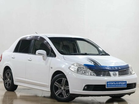 Nissan Tiida I