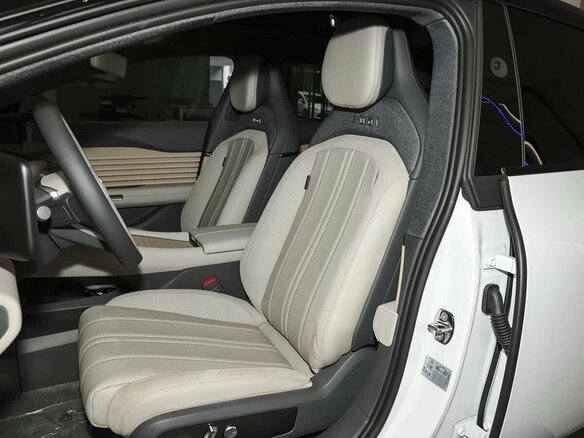 2026 Audi E5 83 kWh, белый, 7620000 рублей - вид 12