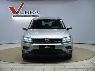 2018 Volkswagen Tiguan II, серебристый, 2370000 рублей, вид 2