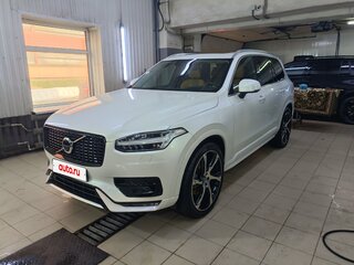 2022 Volvo XC90 II Рестайлинг 1, белый, 5500000 рублей, вид 4