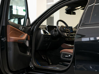 2026 BMW X5 M60i IV (G05/G18) Рестайлинг, чёрный, 20990000 рублей, вид 2