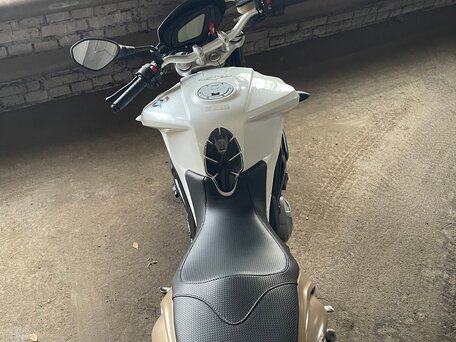 2013 MV Agusta Brutale 675, белый, 515000 рублей, вид 5