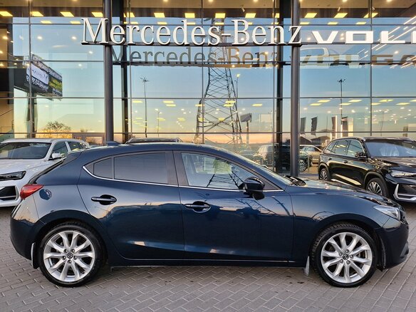2014 Mazda 3 III (BM), чёрный, 1480000 рублей - вид 3