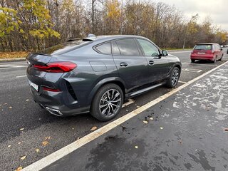2021 BMW X6 30d III (G06), серый, 7850000 рублей, вид 4