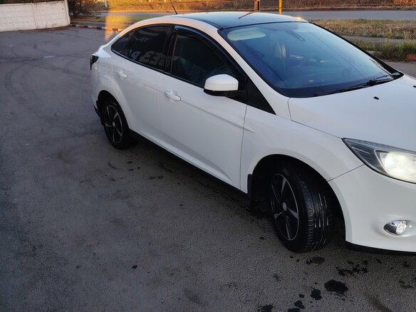 2012 Ford Focus III, белый, 650000 рублей - вид 2