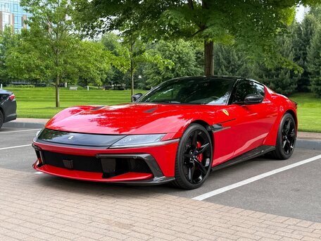 2025 Ferrari 12Cilindri, красный, 58400000 рублей, вид 1