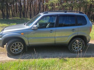 2019 Chevrolet Niva I Рестайлинг, серебристый, 920000 рублей, вид 5