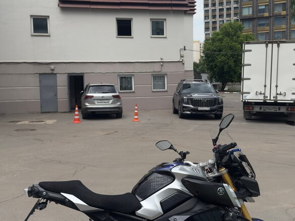 2017 Yamaha MT-10SP, серебристый, 1240000 рублей - вид 4