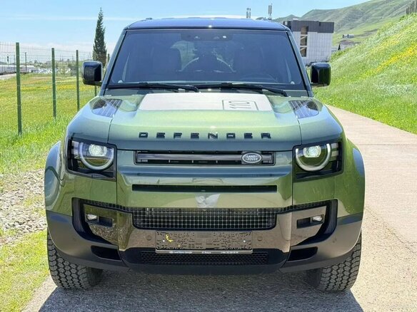 2025 Land Rover Defender 110 II, зелёный, 11500000 рублей - вид 3