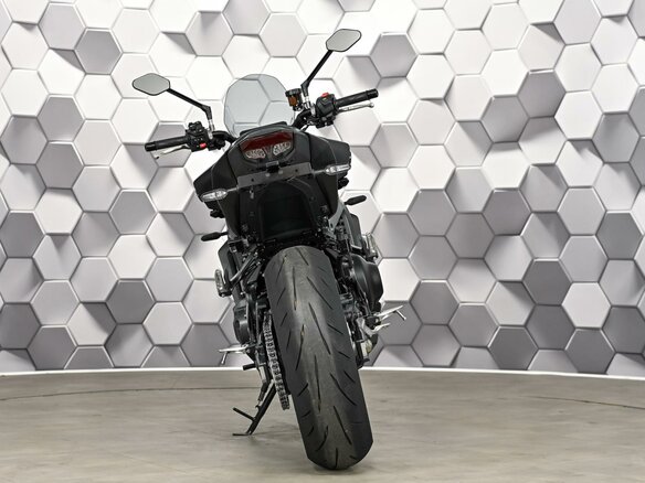 2025 Yamaha MT-09 (FZ-09), чёрный, 1277000 рублей - вид 5
