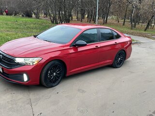 2023 Volkswagen Jetta VII Рестайлинг, красный, 2180000 рублей, вид 2