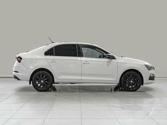 2021 Skoda Rapid II, белый, 1810000 рублей - вид 4
