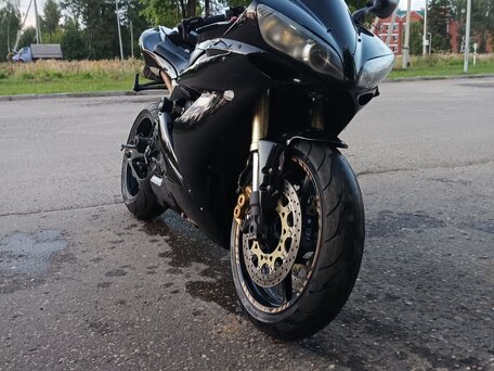 2005 Yamaha YZF-R1, чёрный, 650000 рублей, вид 2