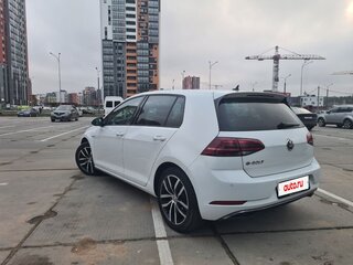 2018 Volkswagen e-Golf VII Рестайлинг, белый, 1100000 рублей, вид 3