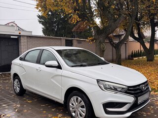 2024 Lada (ВАЗ) Vesta I Рестайлинг (NG), белый, 1550000 рублей, вид 3