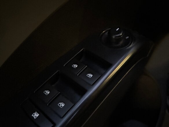 2014 Chevrolet Aveo II, чёрный, 1090000 рублей - вид 11