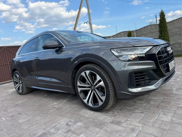 2018 Audi Q8 55 TFSI I (4M), серый, 5100000 рублей - вид 13