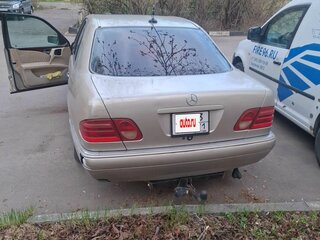 1997 Mercedes-Benz E-Класс 320 II (W210, S210), белый, 350000 рублей, вид 3